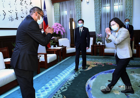Somaliland representative Mohammed Omar Hagi Mohamoud meeting Taiwan’s President Tsai Ing-wen