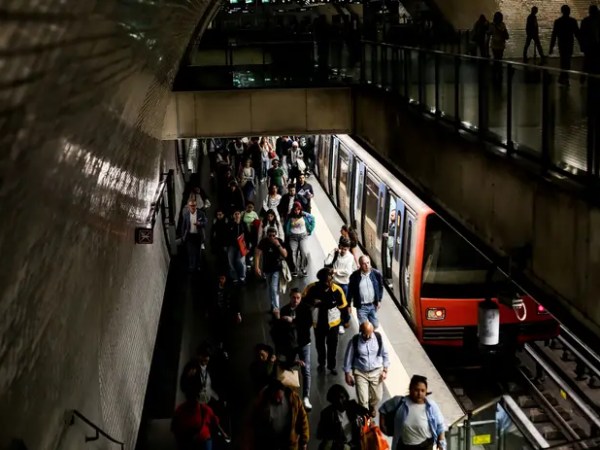 Stuck In Motion: The Challenges of Urban Mobility in the Lisbon Metropolitan Area 